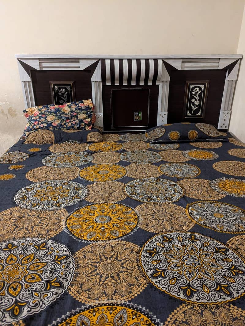king size bed 0