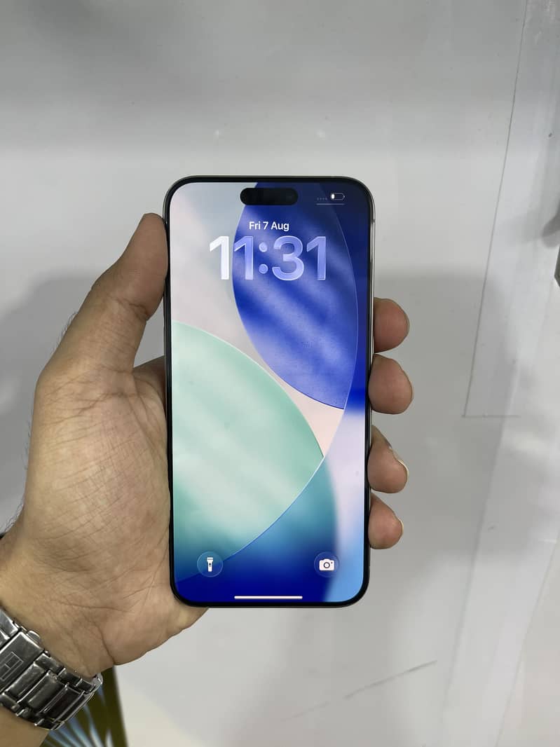 Apple iPhone 15 Pro Max 2