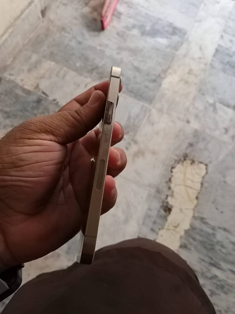 Apple iPhone 12 Pro 2