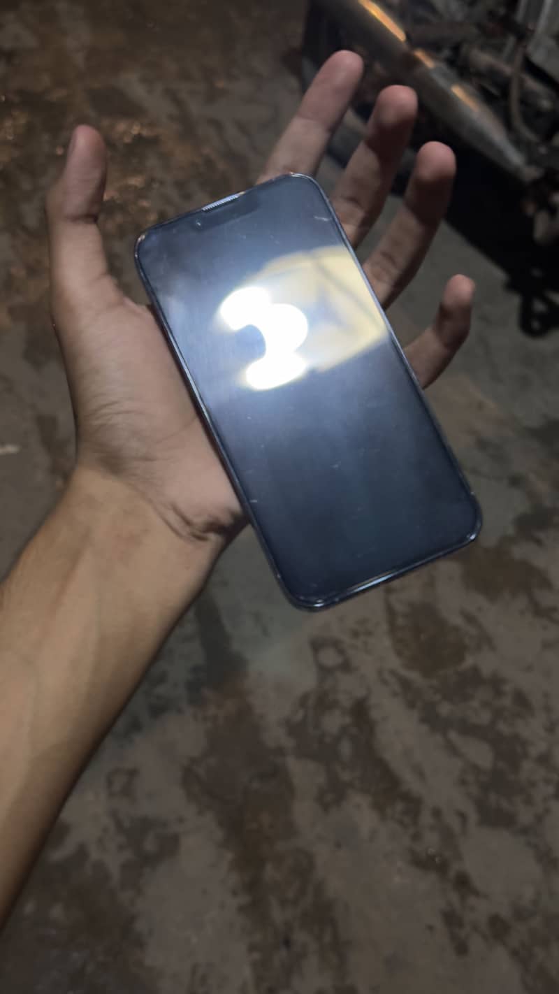 Apple iPhone 13 Pro 1