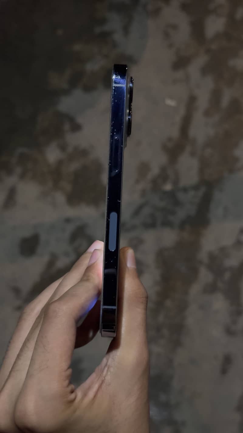 Apple iPhone 13 Pro 2