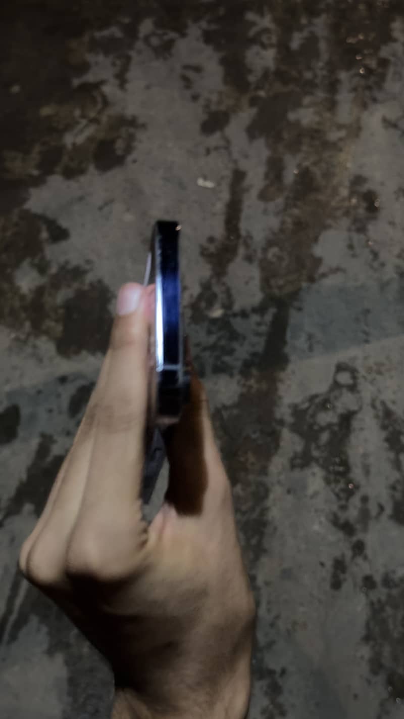 Apple iPhone 13 Pro 4