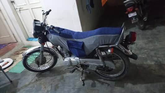 Unique 125cc 2018