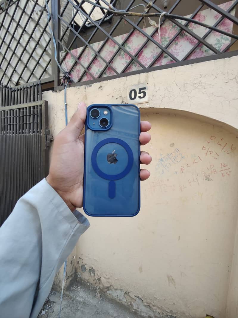 Apple iPhone 13 2