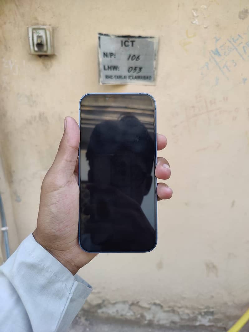 Apple iPhone 13 4