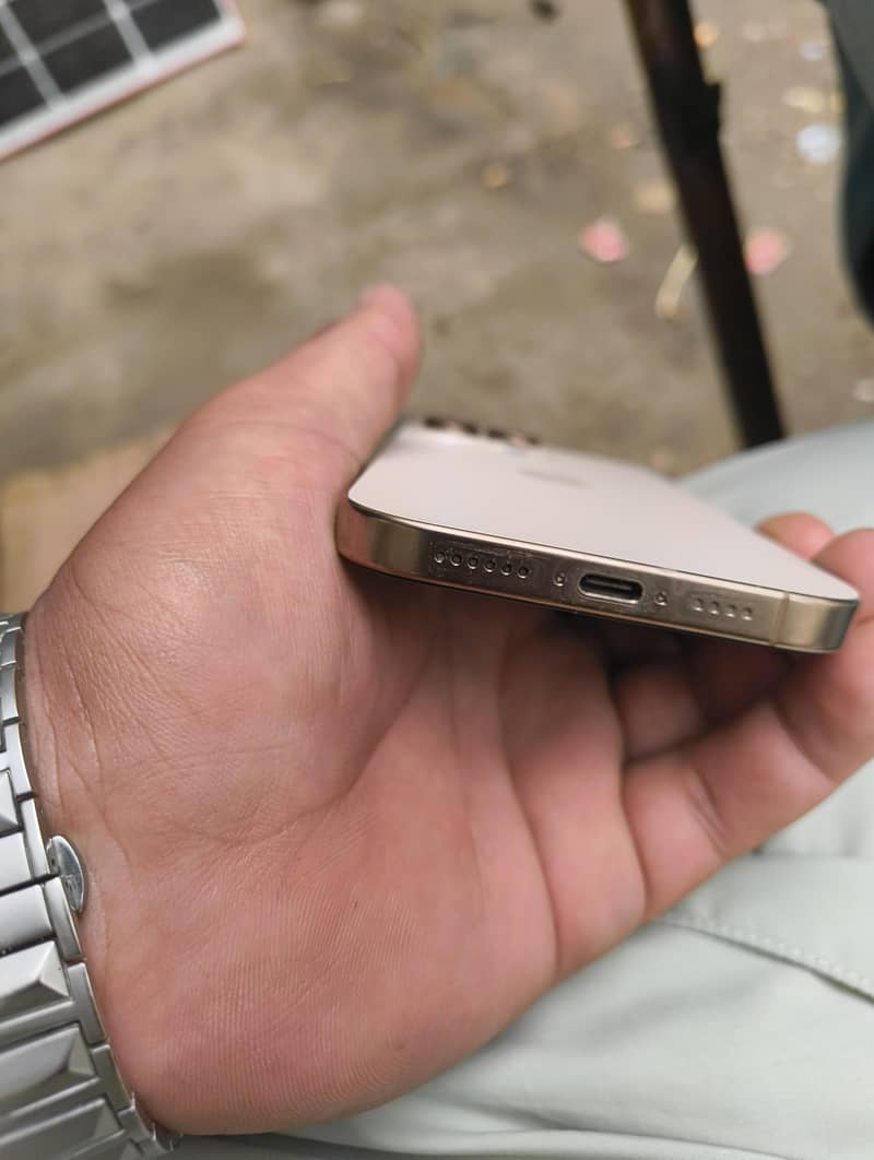 iphone 16 pro max 1