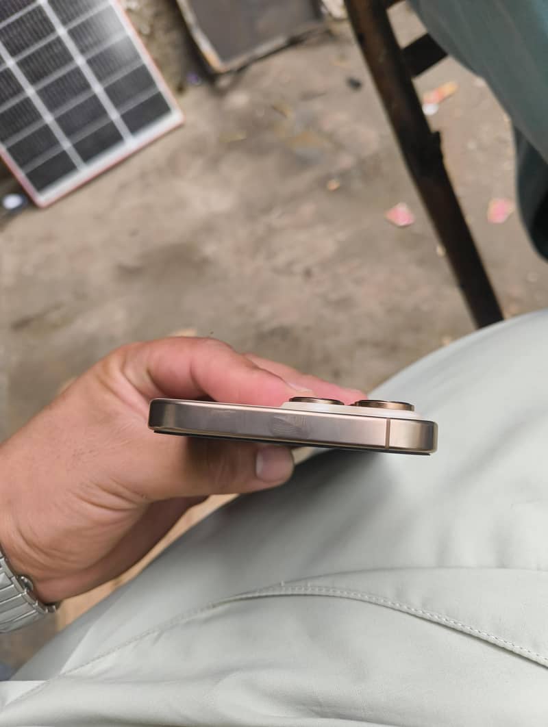 iphone 16 pro max 2