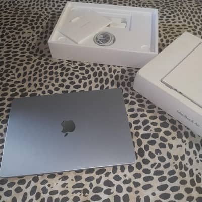 macbook air m4 16-256