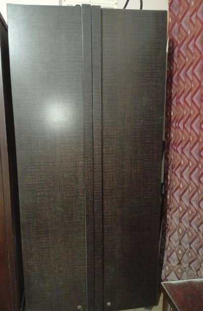 Wood cup board. . no fault. . (03353815850)