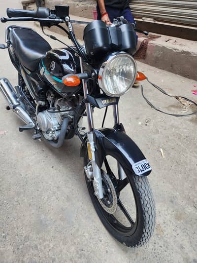 Yamaha YB 125Z-DX 2023 - Black Colour