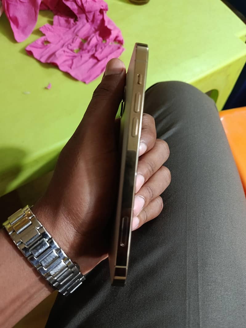 iPhone 12 pro 3
