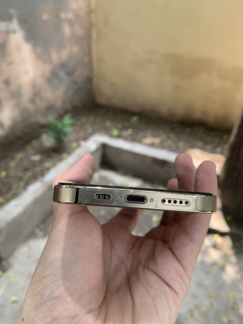 Apple iPhone 13 Pro 3
