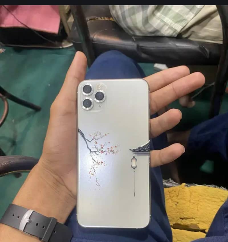 Apple iPhone 11 Pro Max 2