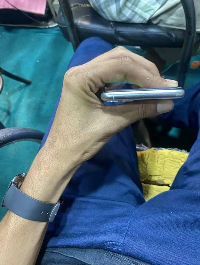 Apple iPhone 11 Pro Max 5