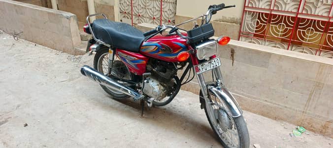 united 125