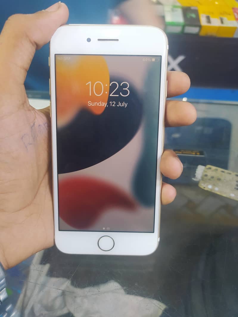 Apple iPhone 7 1