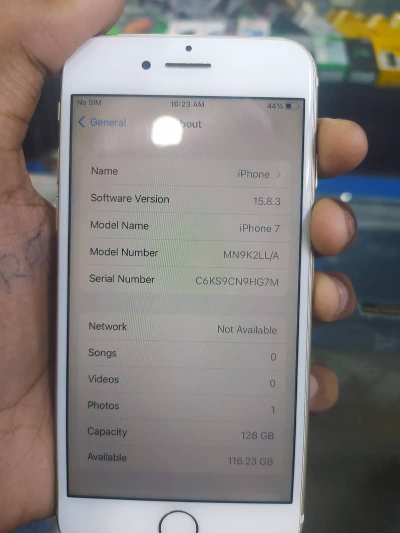 Apple iPhone 7 2