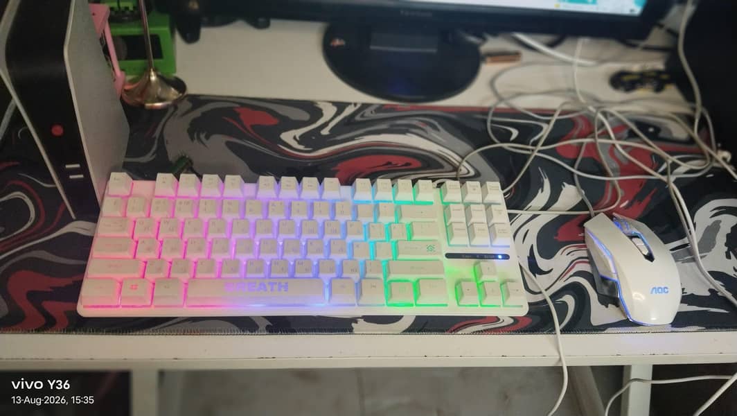 keyboard mouse mouse pad 0