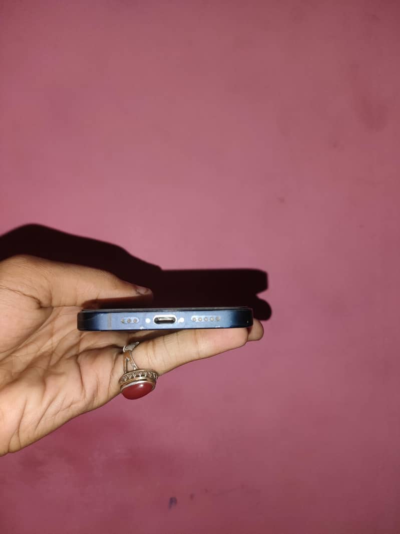 Apple iPhone 12 2