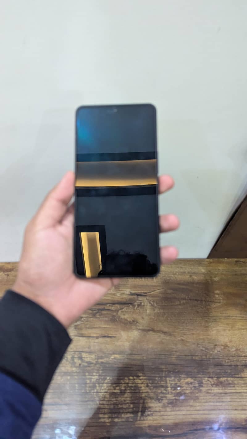Sharp Aquos Sense7 3