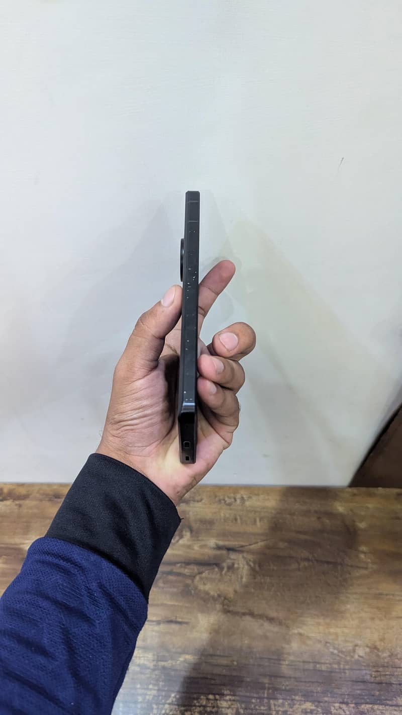 Sharp Aquos Sense7 5