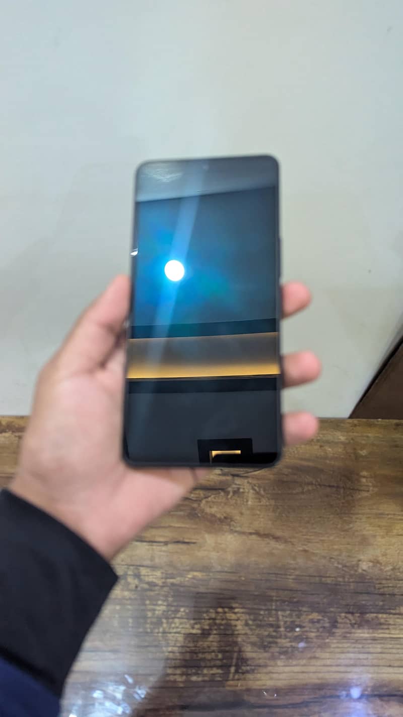 Sharp Aquos Sense7 6