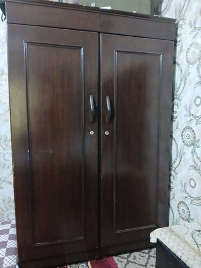 2 door wooden wardroobs best condition no issue