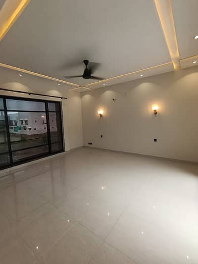 Slightly Used 1 Kanal Upper Portion Available For Rent
