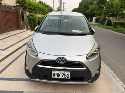 Toyota Sienta 2016