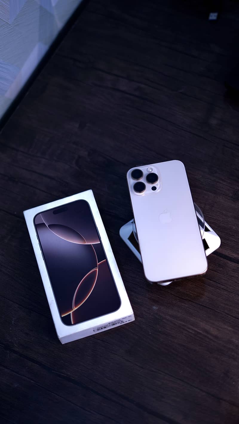 Apple iPhone 16 Pro Max 0