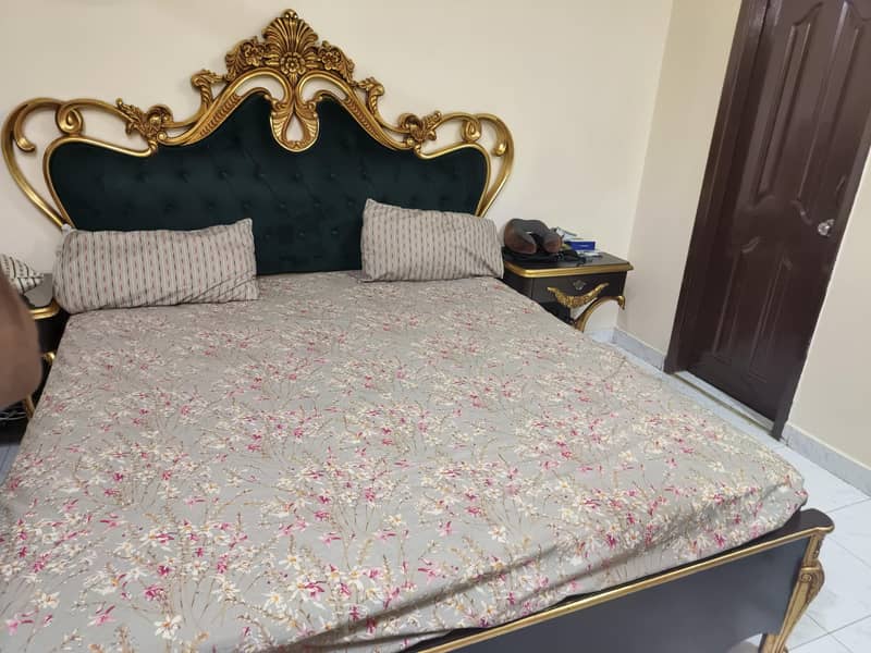 COMPLETE BED SET 0