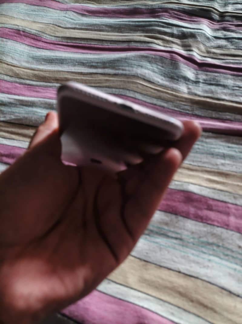 Apple iPhone 7 Plus 2