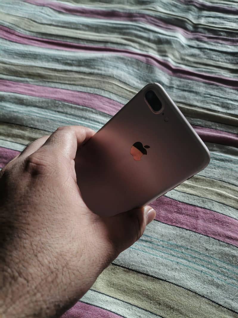 Apple iPhone 7 Plus 4