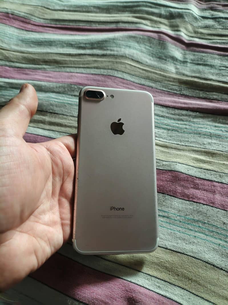Apple iPhone 7 Plus 5