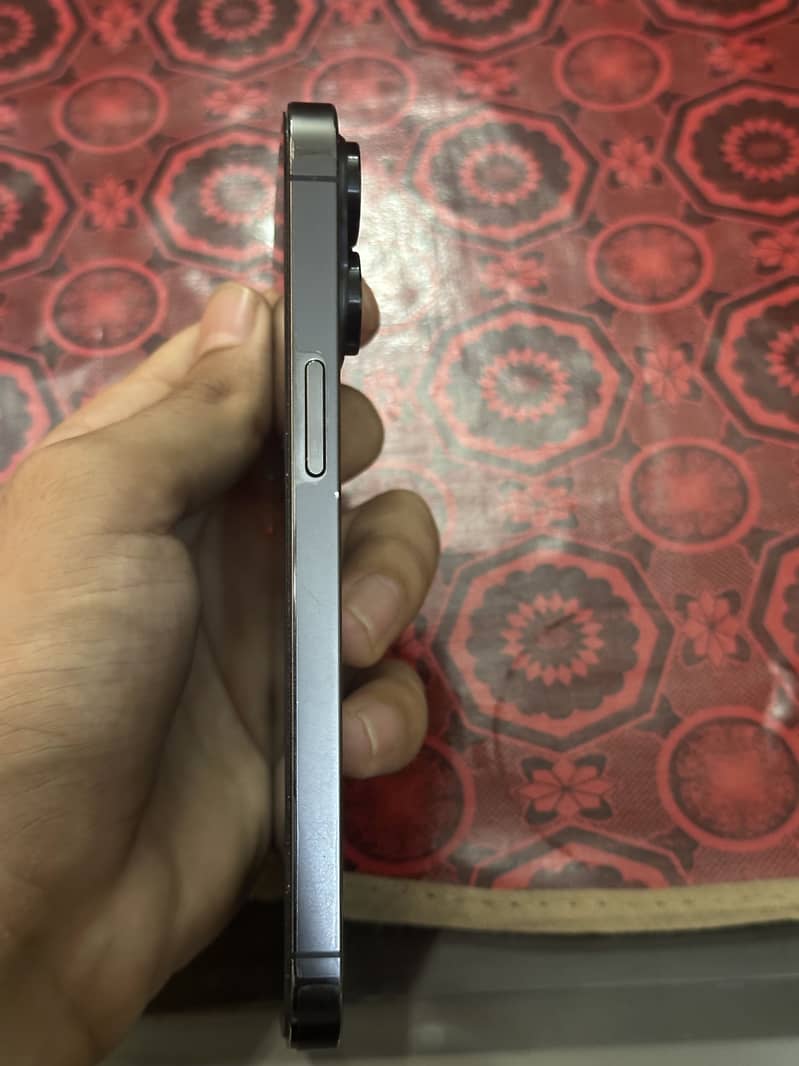 Apple iPhone 13 Pro 2