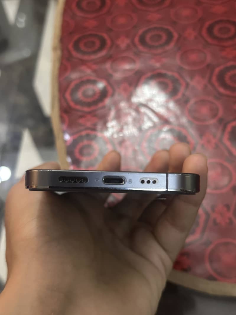 Apple iPhone 13 Pro 4