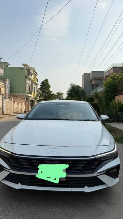 Hyundai Elantra 2025
