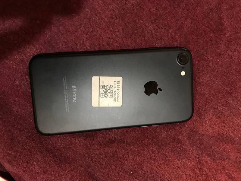 Apple iPhone 7 0