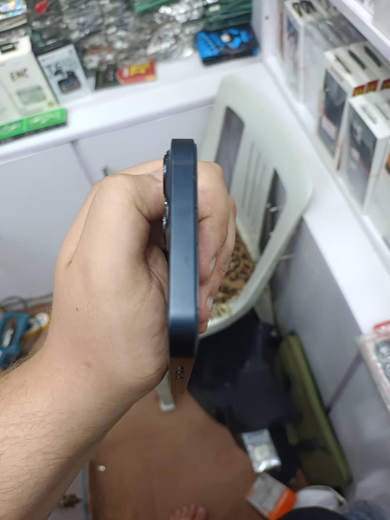 Apple iPhone 13 3