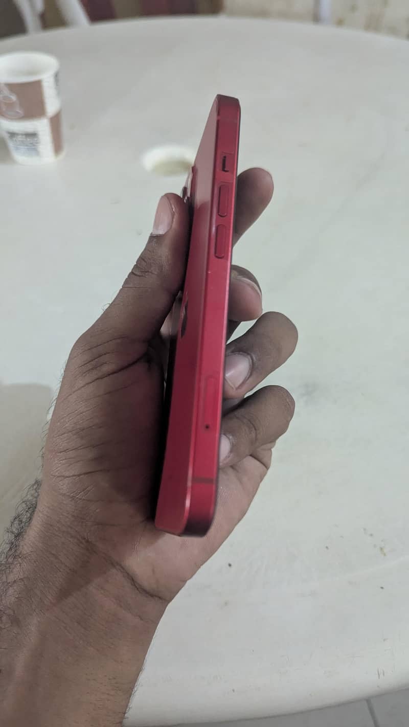 Apple iPhone 13 4