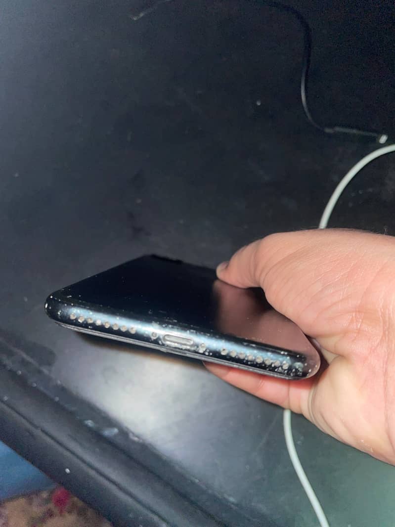 Apple iPhone 7 Plus 2