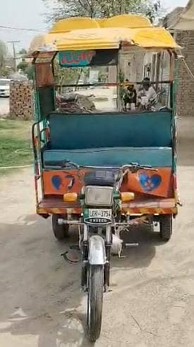 رکشہ فار سیل A1 کنڈیشن انجن ٹائر باڈی 4