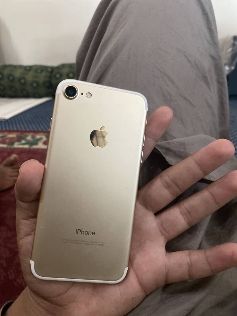 Apple iPhone 7 1