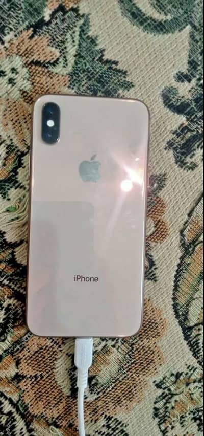 Apple iPhone XS gold color