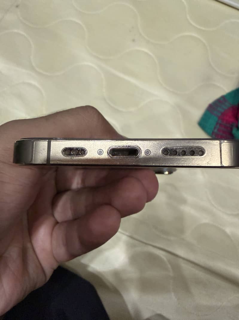 iPhone 13 Pro 2