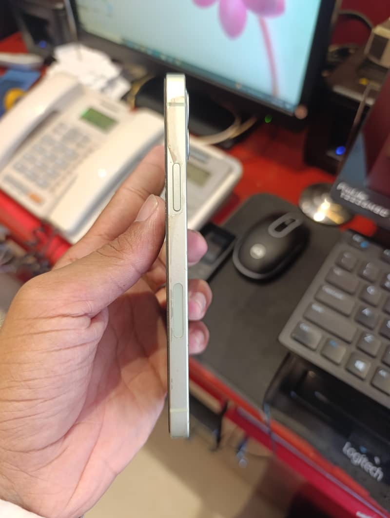Apple iPhone 12 1