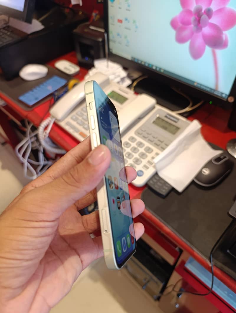 Apple iPhone 12 5