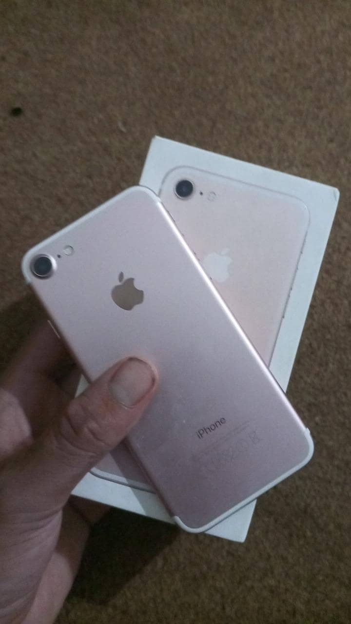 Apple iPhone 7 1