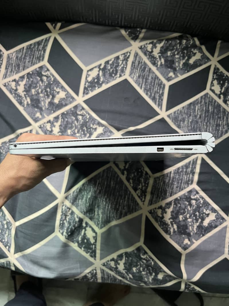 Microsoft Surface Book 2 3