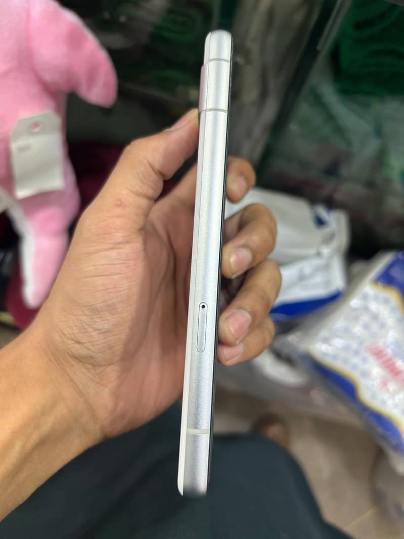 Google Pixel 7a 4